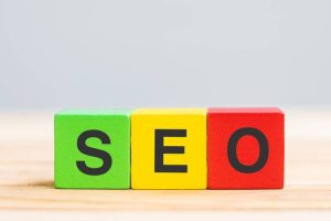 بازاریابی دهان به دهان: 14 تکنیک جادویی برای رونق فروشگاه شما (با 10 سوال متداول و یک جدول جامع)