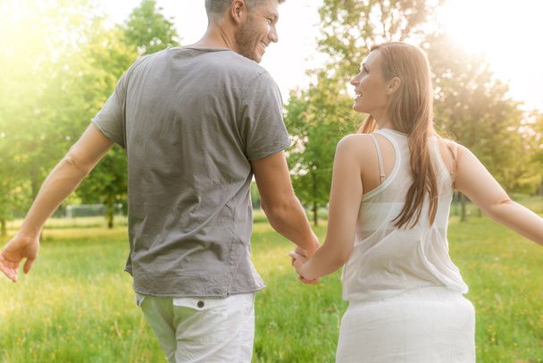 مهارت رابطه زناشویی با همسر -شناخت مردان و زنان - عشق محبت