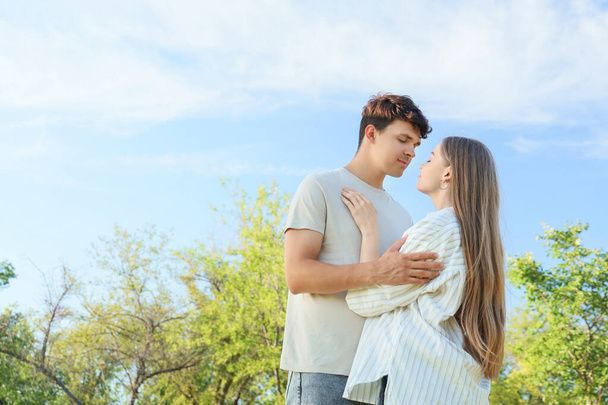 رابطه عاطفی - آموزش روابط زناشویی -شناخت مردان و زنان - عشق محبت - روانشناسی مهارت‌های ارتباطی دختران و پسران