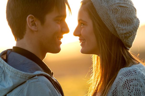 رابطه عاطفی - آموزش روابط زناشویی -شناخت مردان و زنان - عشق محبت - روانشناسی مهارت‌های ارتباطی دختران و پسران