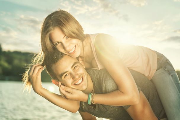 رابطه عاطفی - آموزش روابط زناشویی -شناخت مردان و زنان - عشق محبت - روانشناسی مهارت‌های ارتباطی دختران و پسران