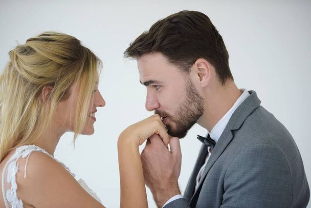 رابطه عاطفی - آموزش روابط زناشویی -شناخت مردان و زنان - عشق محبت - روانشناسی مهارت‌های ارتباطی دختران و پسران